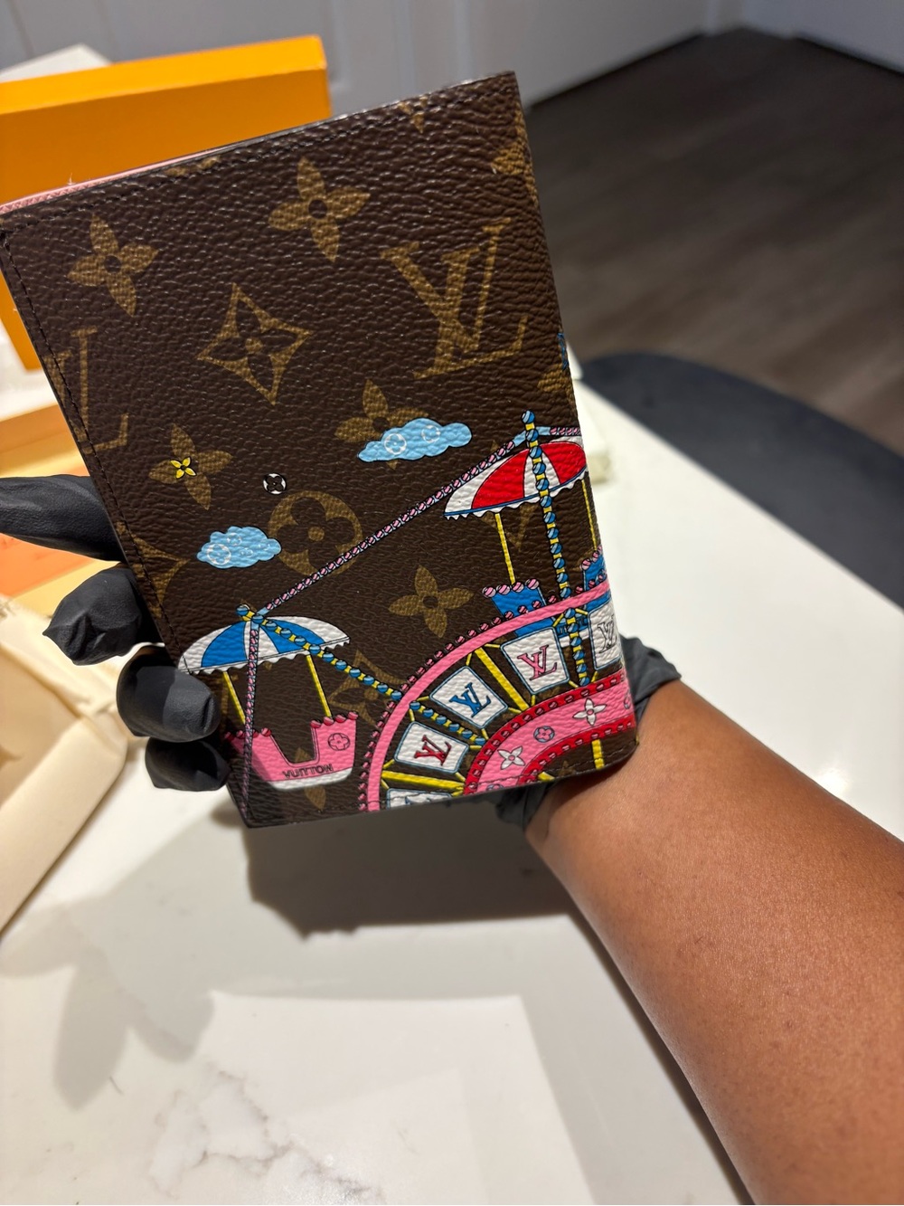 Passport Holder inspired - Picture 8 of 8